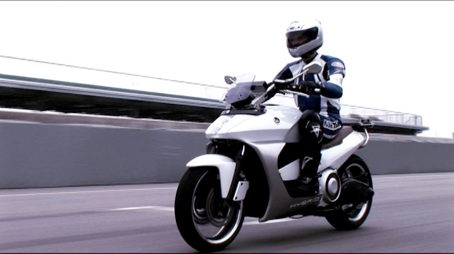 2009 – Yamaha Hybrid is invented